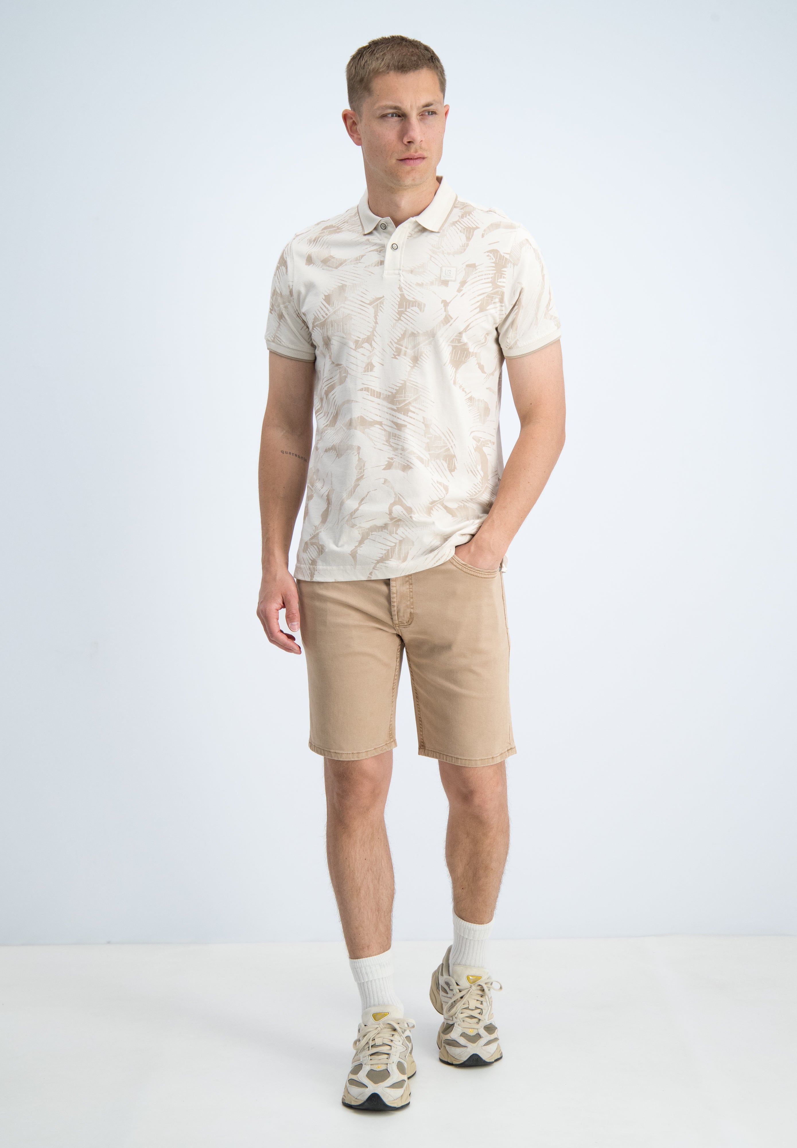 Regular fit polo all over print