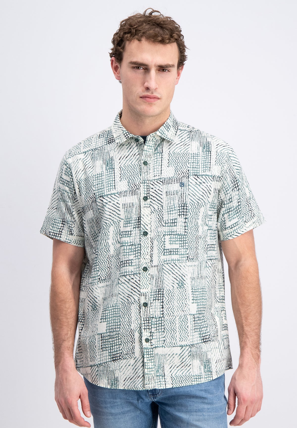 Brandik – Geometric all-over print shirt