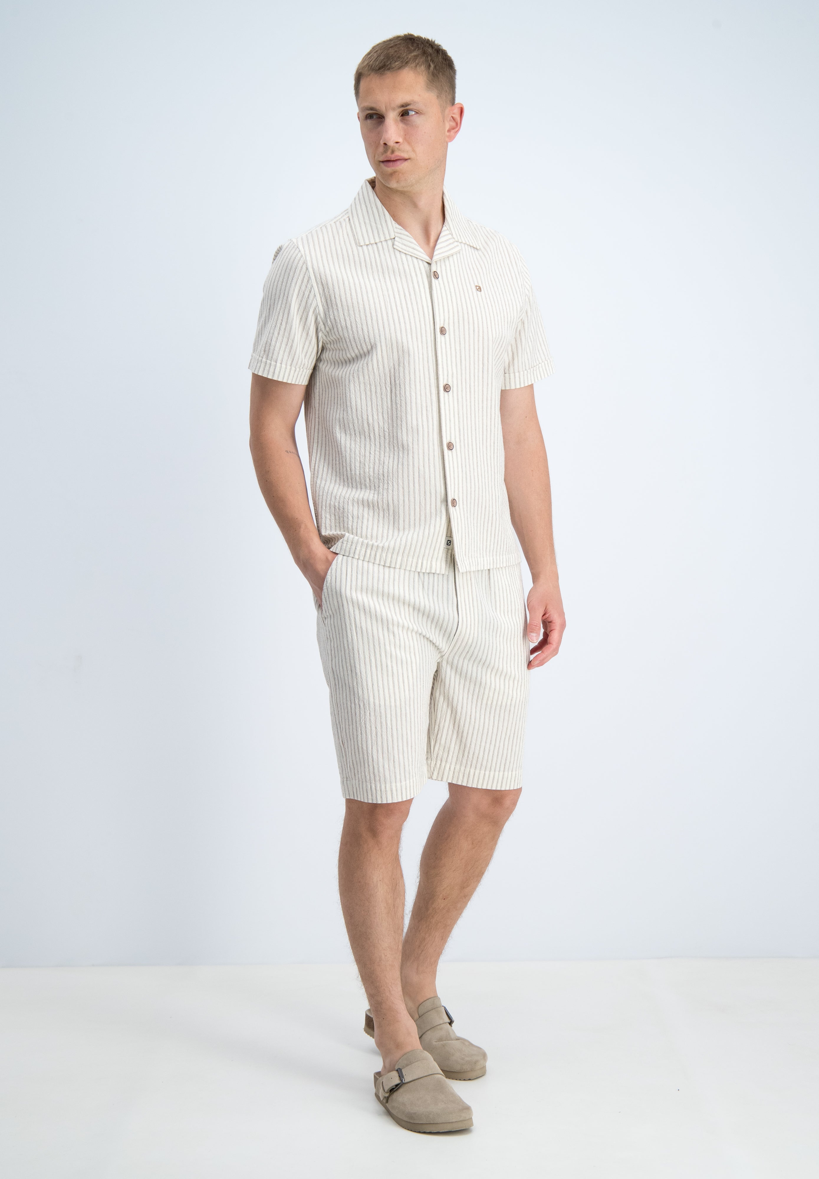 Regular fit short korte mouw crepe