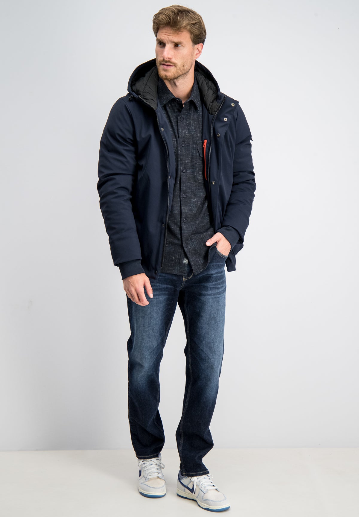 Stride – Jacket Minimalistic