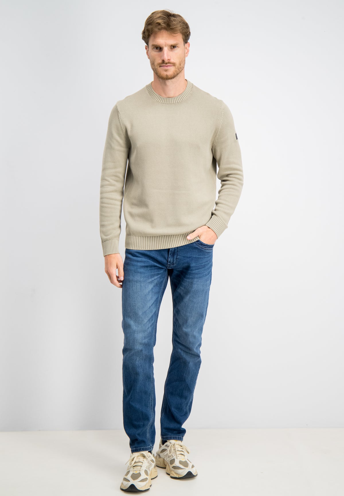 Ewan – Garment Dyed Crewneck Knit