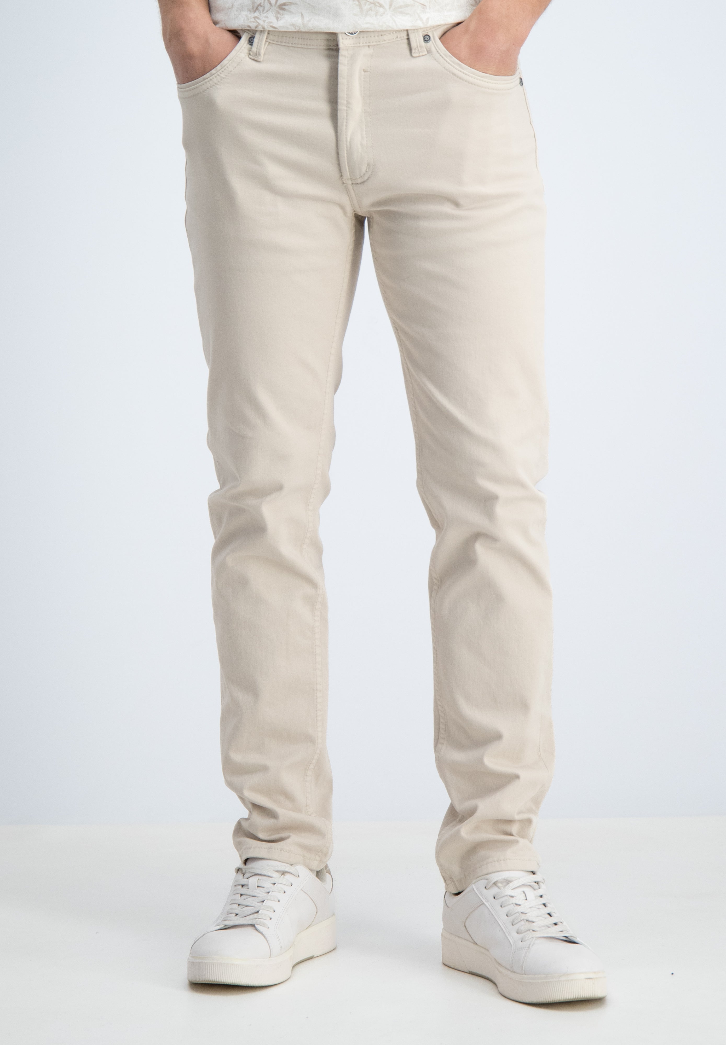 Regular fit garment dyed 5-pocket broek