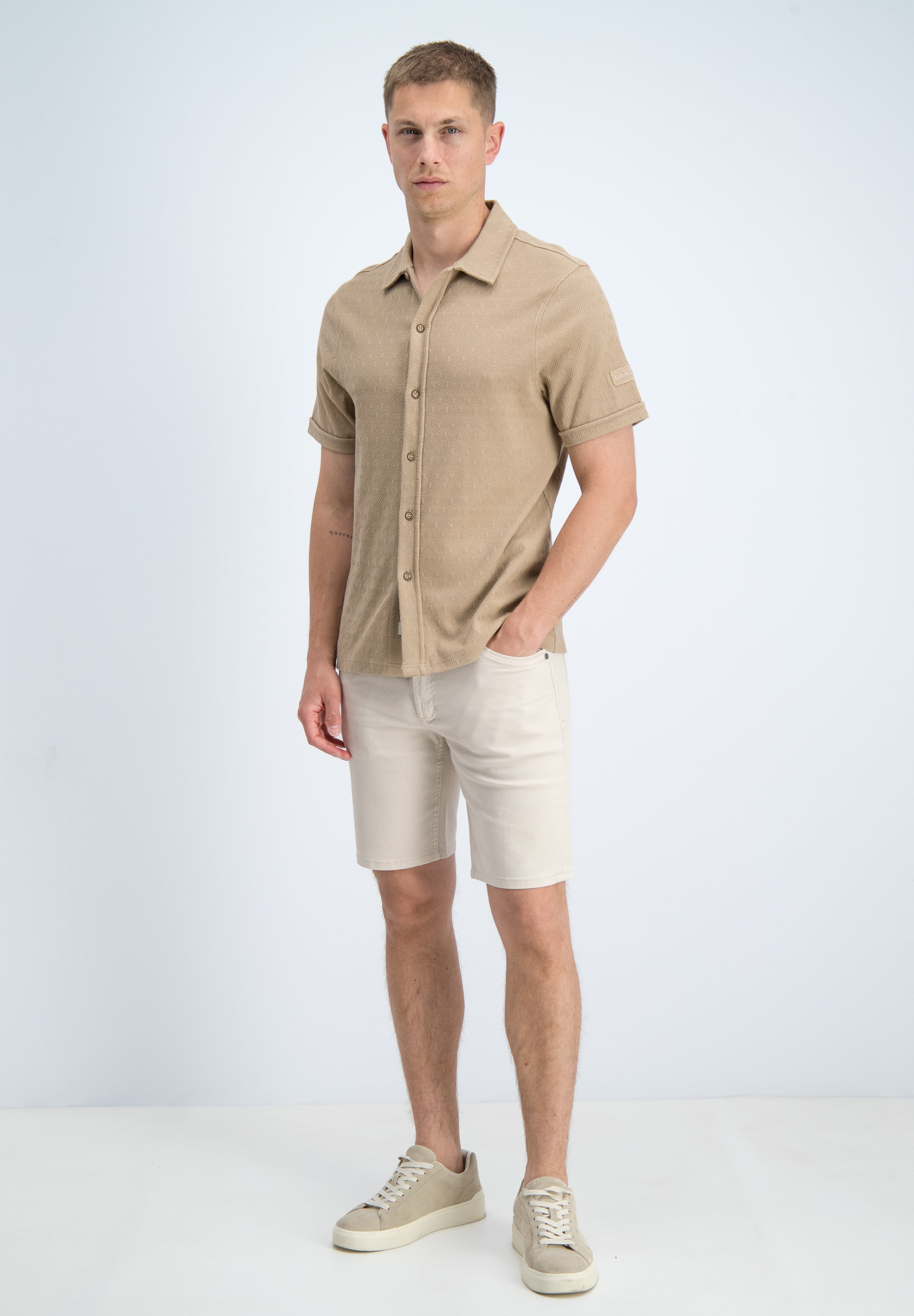 Regular fit short twill structuur